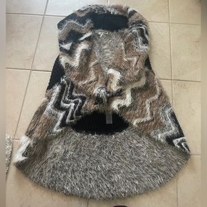 Liquid Stone Winter Fuzzy Vest Size Small/ Medium